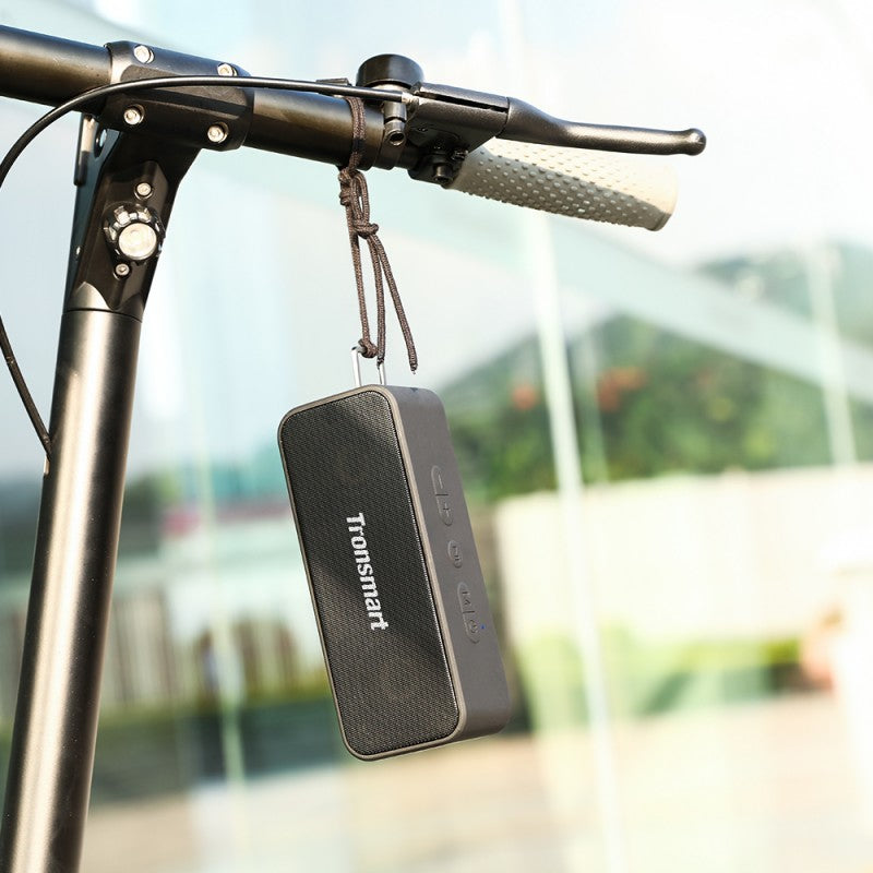 Parlante-Portatil-Tronsmart-T2-Plus-en-bicicleta-Cyber-Regalos-para-Ciclistas