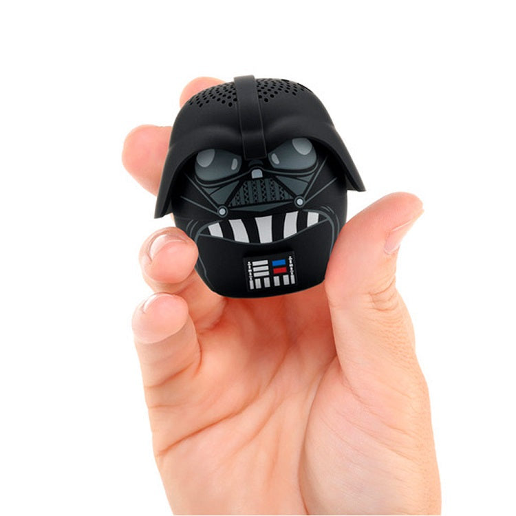 Cyber-Peru-Regalos-Parlantes-Bluetooth-Star-Wars-Dark-Vader-Bitty-Boomers-en-mano